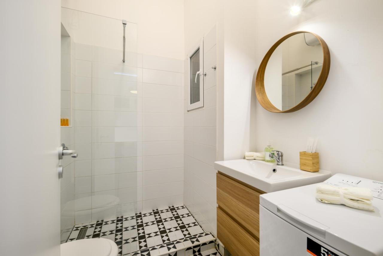 Stylish Yellow In The Heart Of Apartment *