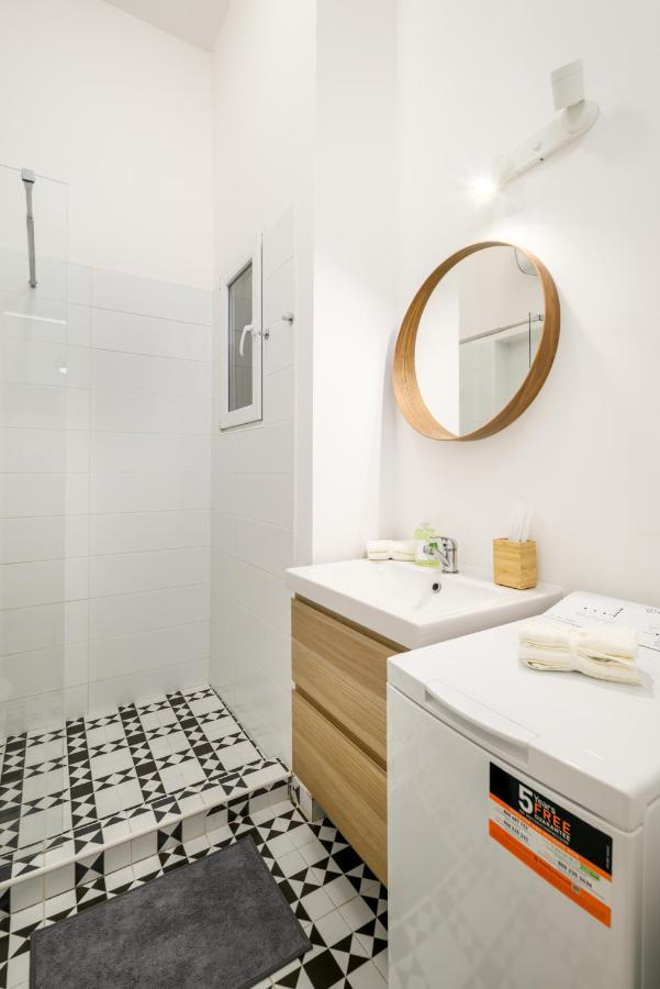 Stylish Yellow In The Heart Of Apartment *